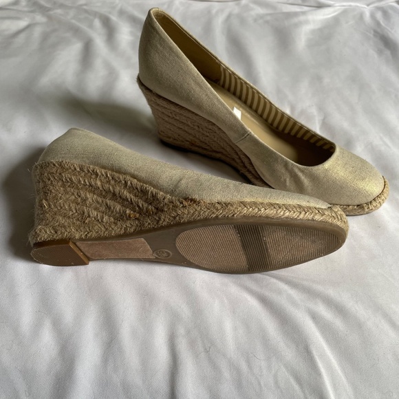 Merona - 3 inch Cream and Gold Wedge Heel - Picture 3 of 4